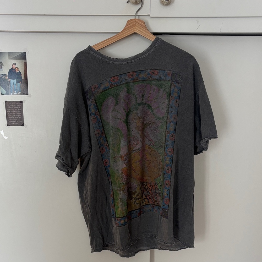 Urban Outfitters Graphic Tee in Dark Gray